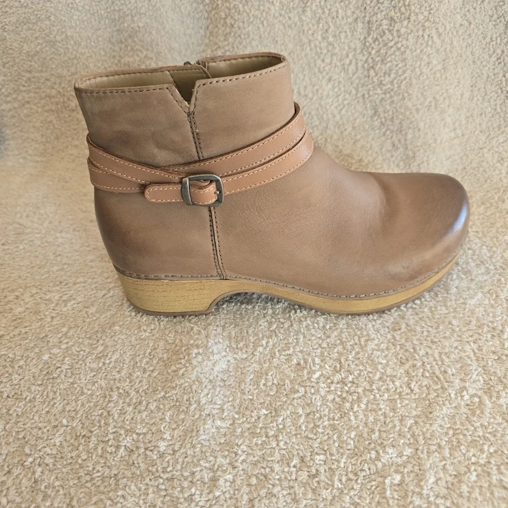 Dansko women brook
